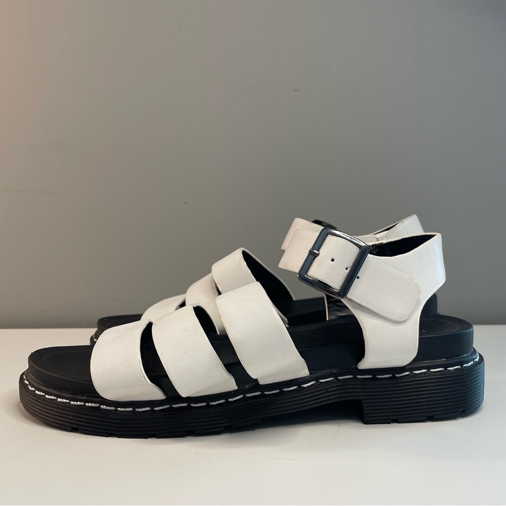 Forever 21 Flatform Belt Buckle Thick Soled Roman Sandals Sz 8 Never Worn
